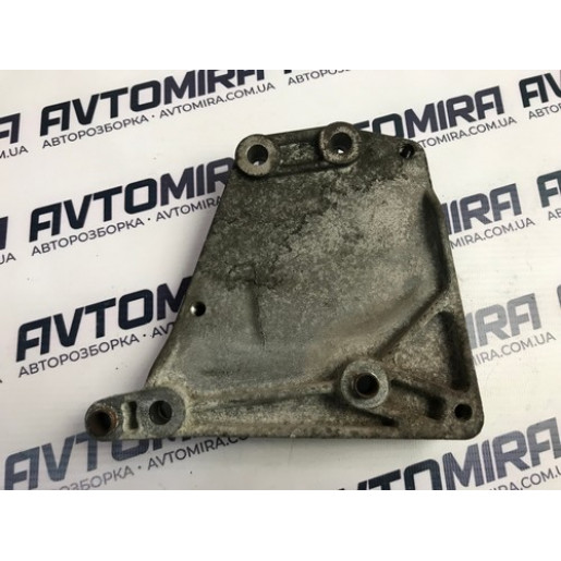 Кронштейн компрессора кондиционера Fiat Punto 3 2005-2018 55194730